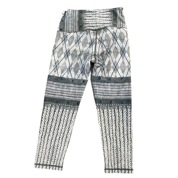 Niyama Sol capris dark blue and white patterned size medium - Picture 4 of 4